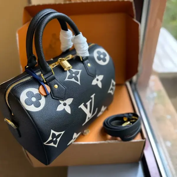 lv高仿 2022 全新 Speedy 25 枕頭包LV Speedy nano 枕頭包25