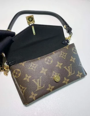 LV高仿 PADLOCK ON STRAP老花拼色手機包手提單肩斜挎包眼鏡盒腋下包尺寸