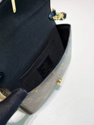 LV高仿 PADLOCK ON STRAP老花拼色手機包手提單肩斜挎包眼鏡盒腋下包尺寸