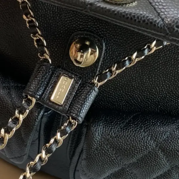 chanel23p duma中型雙肩包高仿口袋設計加上三個chanel雙clogo整包很立體有型尺寸21 20型號99235