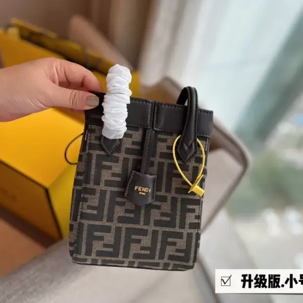 芬迪高仿家新品摺紙 購物袋高仿2023