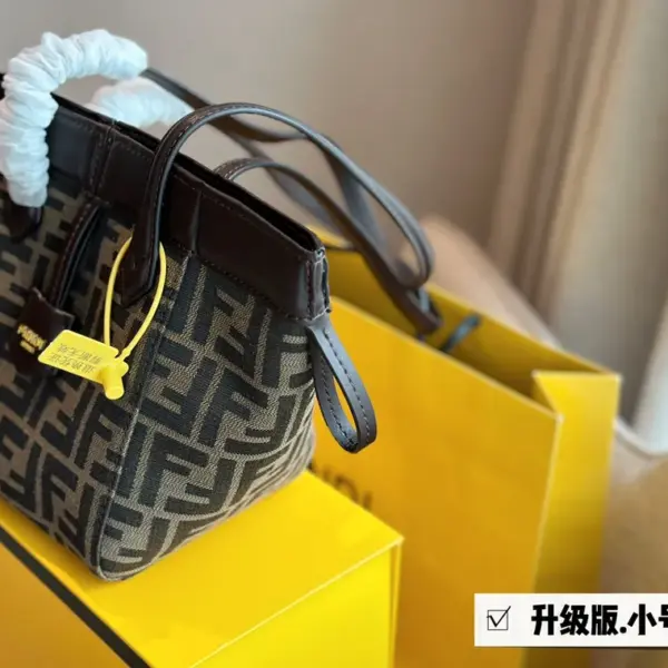 芬迪高仿家新品摺紙 購物袋高仿2023