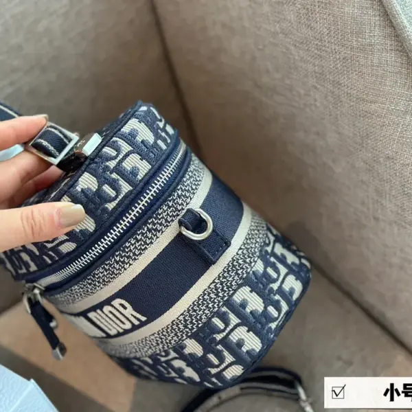 迪奧高仿頂級版本小號2023小孩化妝包新尺寸