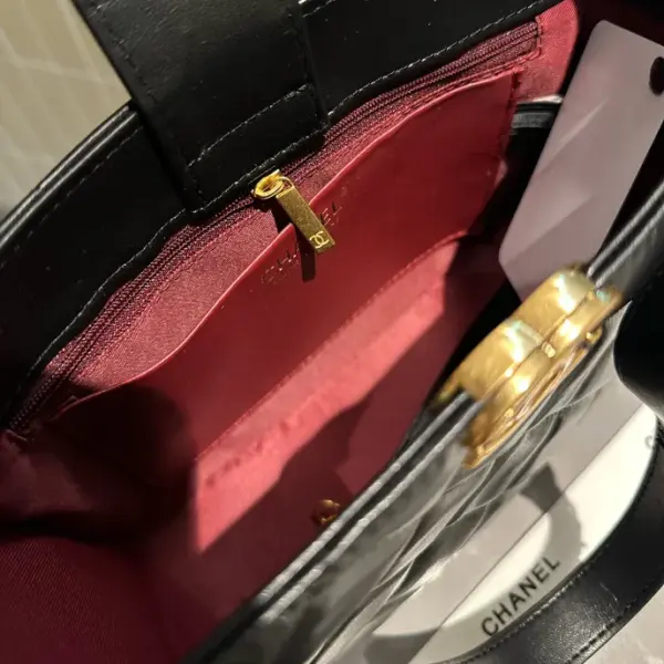 香奈兒高仿 Chanel 23B 嬉皮高仿包 慵懶隨性又好背 上身滿滿的驚喜 高級慵懶又性 徹底心動的一個 尺寸：28 15cm