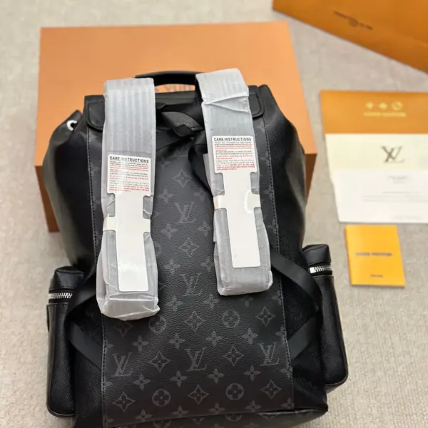 lv高仿 Discovery百搭通勤經典老花帆布拼牛皮雙肩包 LV最好看的雙肩包出差旅行必備超酷COOL