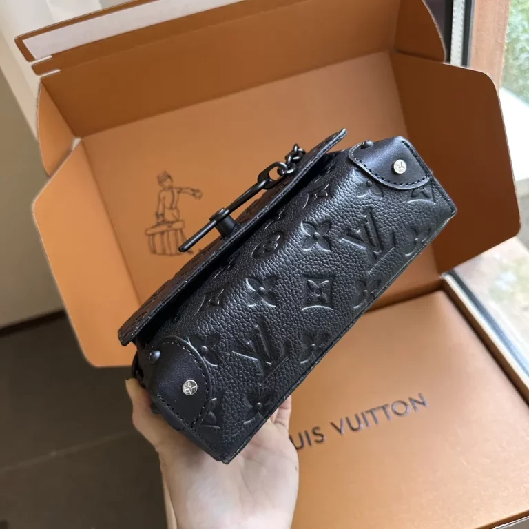 lv2023高仿迷你斜背包 經典系列 男女皆可 時尚百搭 是每個酷酷的女孩 潮酷的男孩 日常出街首選 尺寸18 11