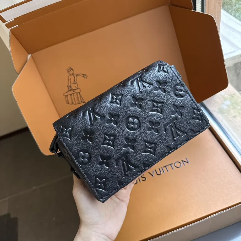 lv2023高仿迷你斜背包 經典系列 男女皆可 時尚百搭 是每個酷酷的女孩 潮酷的男孩 日常出街首選 尺寸18 11