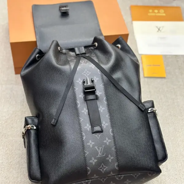 lv高仿 Discovery百搭通勤經典老花帆布拼牛皮雙肩包 LV最好看的雙肩包出差旅行必備超酷COOL