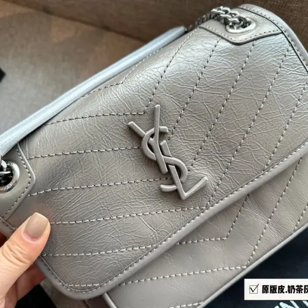 ysl高仿 niki 皮料軟糯質感〰️進口牛皮！質感真的不一般！說真的niki真的太適合秋冬啦！22*18cm（小）