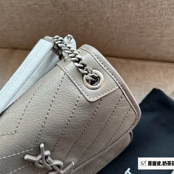ysl高仿 niki 皮料軟糯質感〰️進口牛皮！質感真的不一般！說真的niki真的太適合秋冬啦！22*18cm（小）
