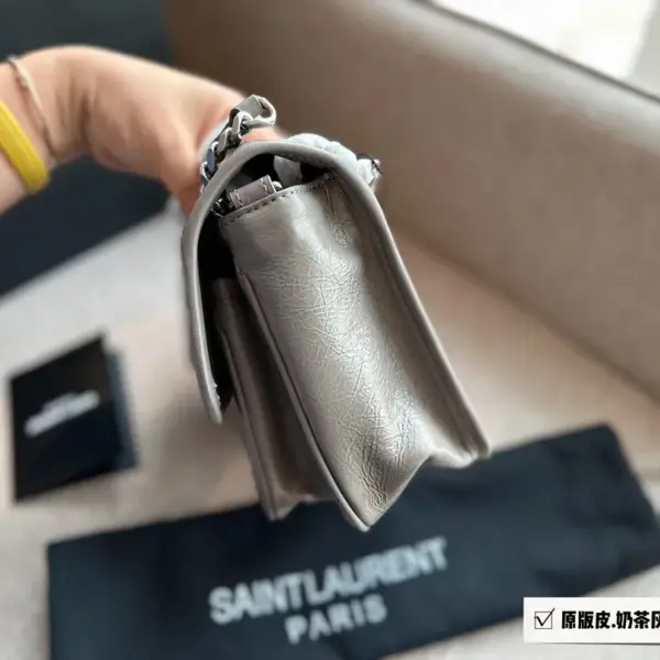 ysl高仿 niki 皮料軟糯質感〰️進口牛皮！質感真的不一般！說真的niki真的太適合秋冬啦！22*18cm（小）