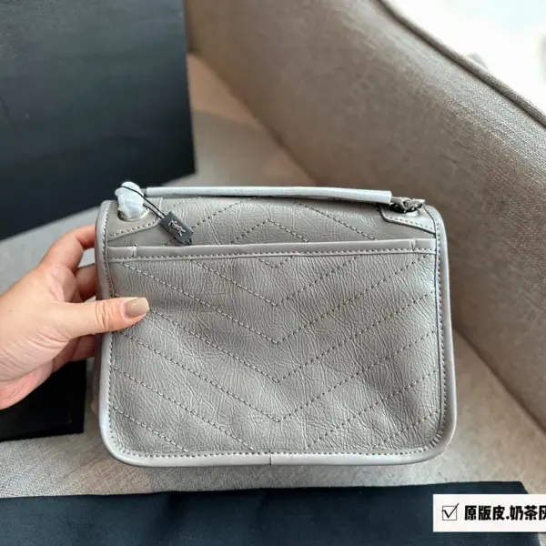 ysl高仿 niki 皮料軟糯質感〰️進口牛皮！質感真的不一般！說真的niki真的太適合秋冬啦！22*18cm（小）
