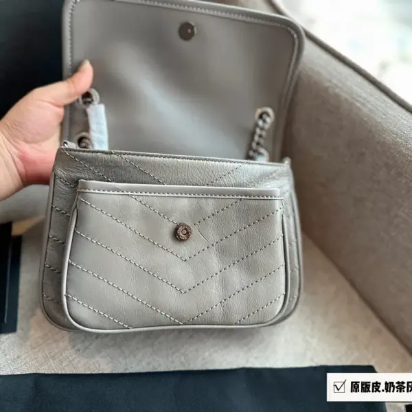 ysl高仿 niki 皮料軟糯質感〰️進口牛皮！質感真的不一般！說真的niki真的太適合秋冬啦！22*18cm（小）