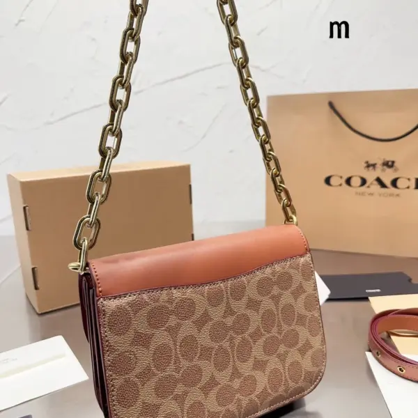 新品蔻馳idol bag鏈條斜背包原單牛皮五金 推薦c扣折疊禮盒🎁尺寸21 22 新品蔻馳idol bag鏈條斜背包原單牛皮五金 推薦c扣折疊禮盒🎁尺寸21