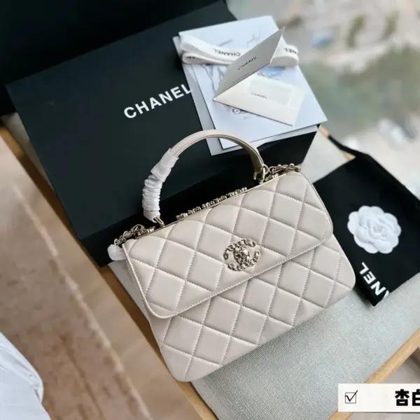 小香家高仿 trendy cc 風琴包系列！ 上身後超顯大氣，