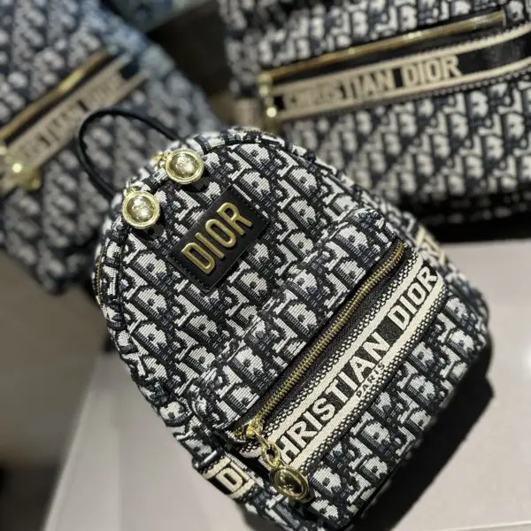 Dior雙肩包 熱賣爆款 原單頂級貨💐早春海外專櫃最新款經典、簡約