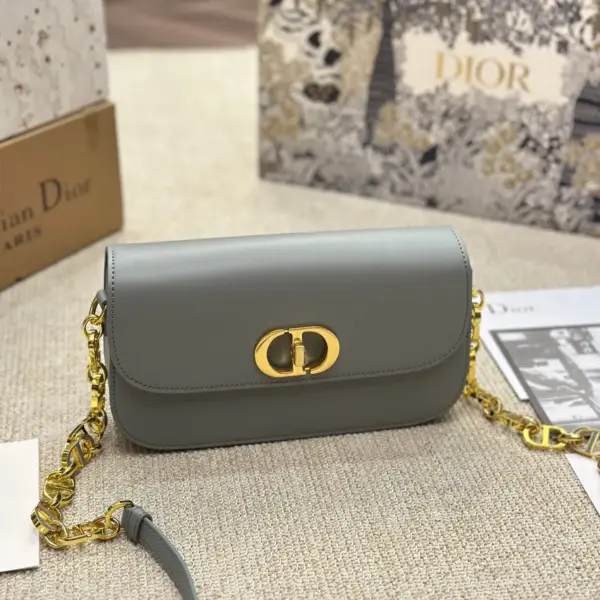 Dior新款蒙田高仿avenue2023年新款奶油蒙田 Avenue不是大白是一種奶油白jisoo 同款