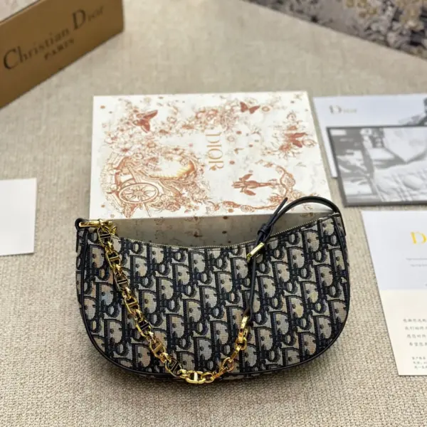 迪奧高仿Cocoach 蔻馳新品人氣王「通勤王」斜背單肩 15 迪奧高仿Cocoach 蔻馳新品人氣王「通勤王」斜背單肩