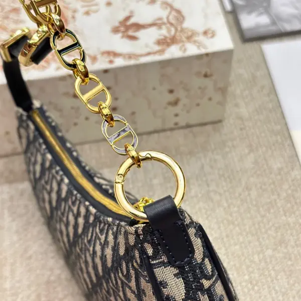 迪奧高仿Cocoach 蔻馳新品人氣王「通勤王」斜背單肩 18 迪奧高仿Cocoach 蔻馳新品人氣王「通勤王」斜背單肩