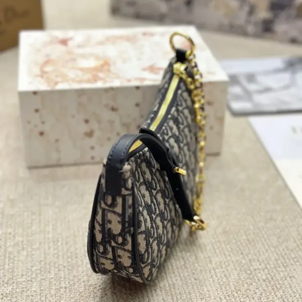 迪奧高仿Cocoach 蔻馳新品人氣王「通勤王」斜背單肩 19 迪奧高仿Cocoach 蔻馳新品人氣王「通勤王」斜背單肩