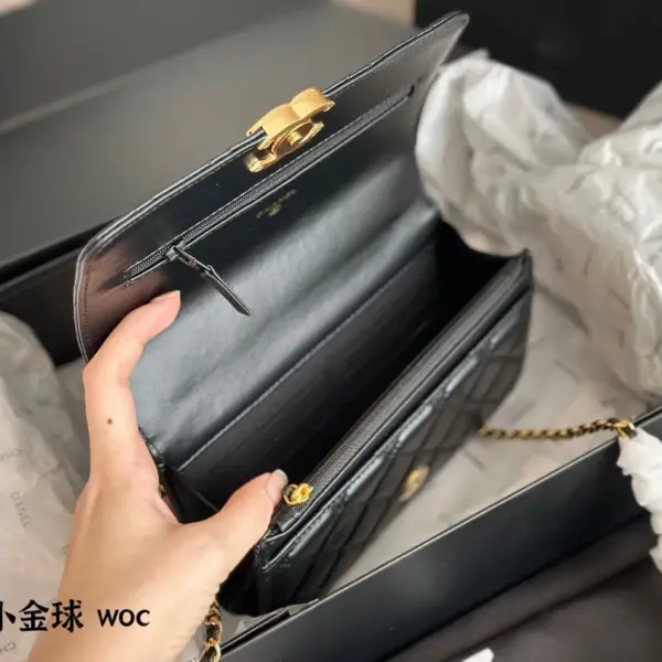 香奈兒高仿2021早秋新款雙小金球woc樣和19woc雙小金球這次新出的設計