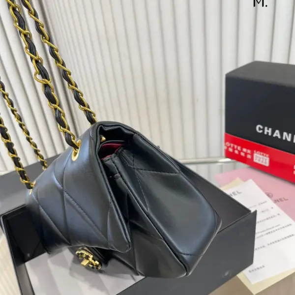 香奈兒 Chanel 大菱格cf包搭配休閒範超吸晴經典百搭的包包優雅大氣 時尚休閒上身絕美 集美必備尺寸25 15