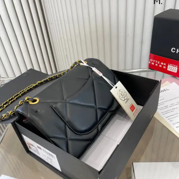 香奈兒 Chanel 大菱格cf包搭配休閒範超吸晴經典百搭的包包優雅大氣 時尚休閒上身絕美 集美必備尺寸25 15