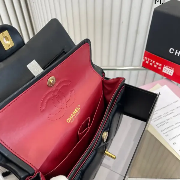 香奈兒 Chanel 大菱格cf包搭配休閒範超吸晴經典百搭的包包優雅大氣 時尚休閒上身絕美 集美必備尺寸25 15
