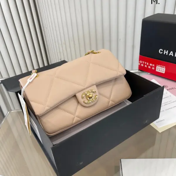 香奈兒 Chanel 大菱格cf包搭配休閒範超吸晴經典百搭的包包優雅大氣 時尚休閒上身絕美 集美必備尺寸25 15