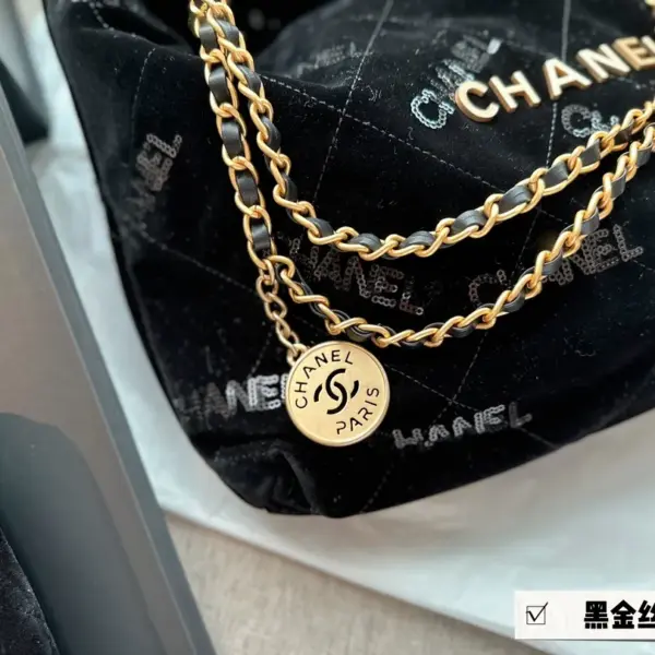 chanel 22bag 黑金絲絨超酷哦！黑絲絨亮片/高級感可以封神啦
