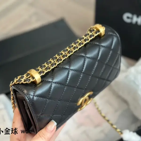 香奈兒高仿2021早秋新款雙小金球woc樣和19woc雙小金球這次新出的設計