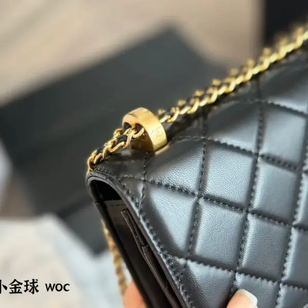 香奈兒高仿2021早秋新款雙小金球woc樣和19woc雙小金球這次新出的設計
