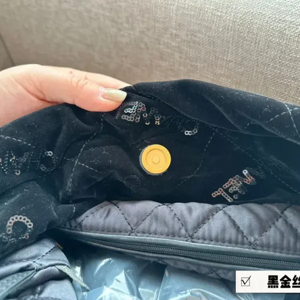 chanel 22bag 黑金絲絨超酷哦！黑絲絨亮片/高級感可以封神啦