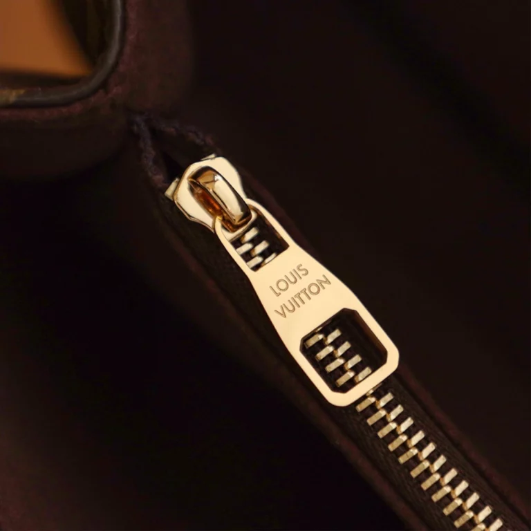 正品級高仿LV郵差包 - Pochette Metis East West系列M46279，經典老花復刻 正品級高仿LV