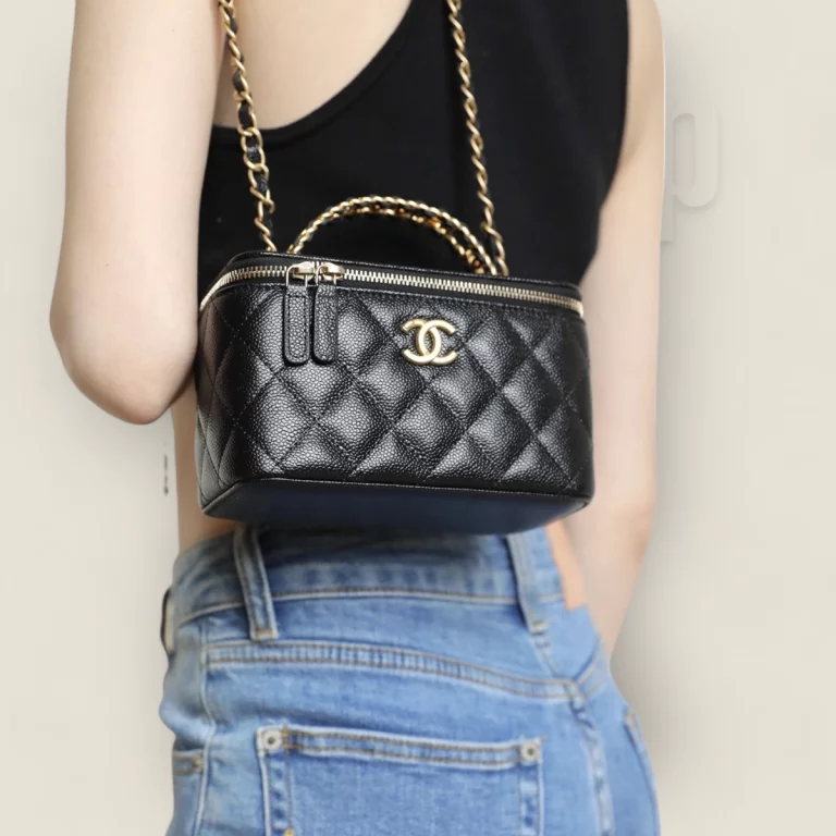 台灣高仿奢侈品Chanel22S黑金化妝包