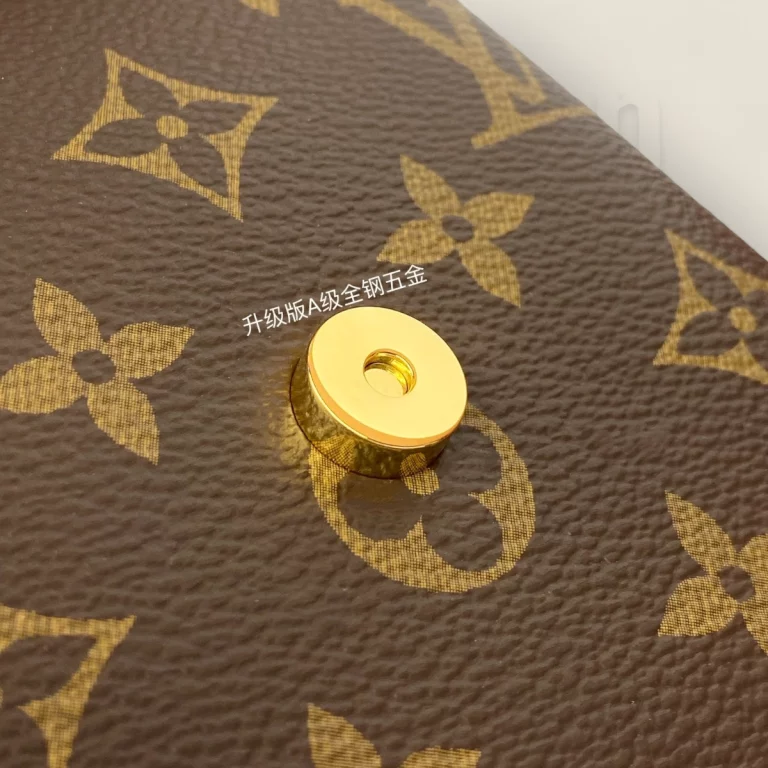 高仿LV MontsourisBB系列雙肩包 - M45516復刻版，經典設計 高仿LV