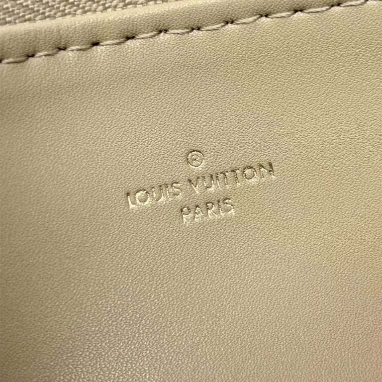 頂級原單高仿LV Pochette Felicie系列M82610鏈條包，精緻復刻品質 頂級原單高仿LV