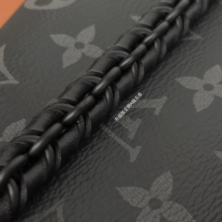頂級高仿LV M24606 Speedy Bandouliere手提單肩包 - 精仿奢侈品復刻 31 頂級高仿LV M24606 Speedy Bandouliere手提單肩包 - 精仿奢侈品復刻