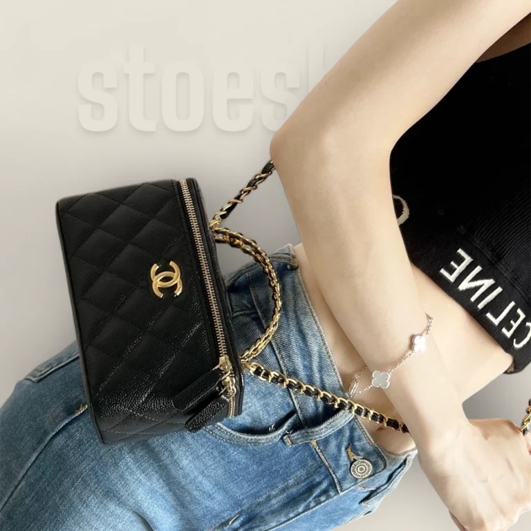 台灣高仿奢侈品Chanel22S黑金化妝包