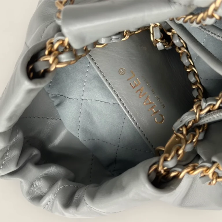 高仿Chanel 23S系列霧霾藍Mini購物袋金扣超A精仿款