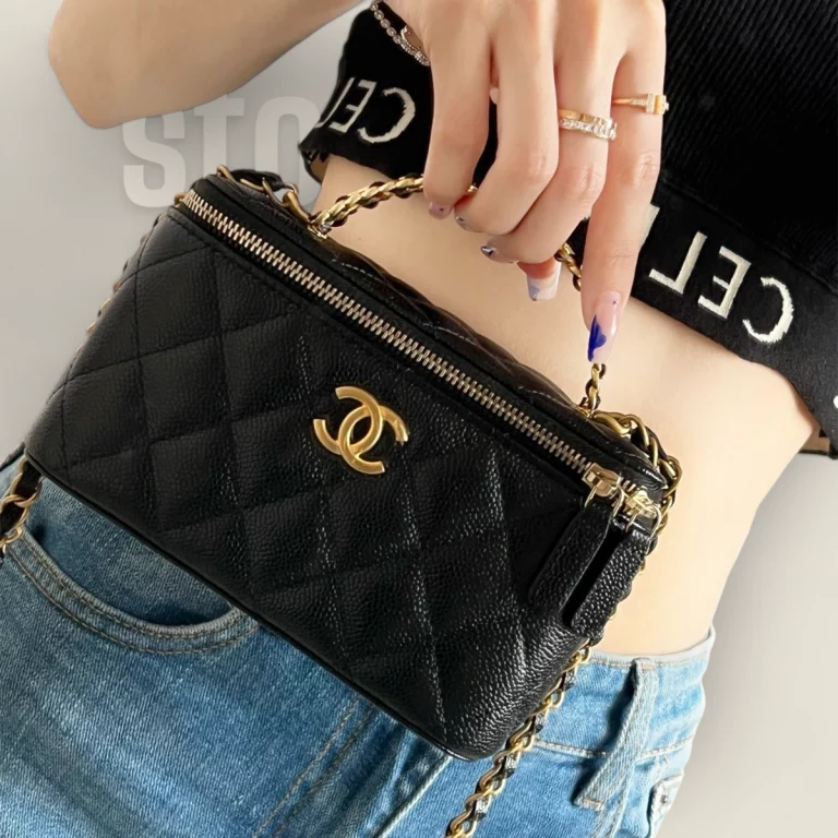 台灣高仿奢侈品Chanel22S黑金化妝包