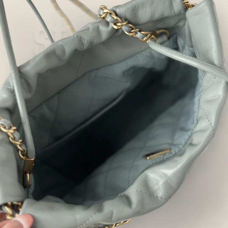 高仿Chanel 23S系列霧霾藍Mini購物袋金扣超A精仿款