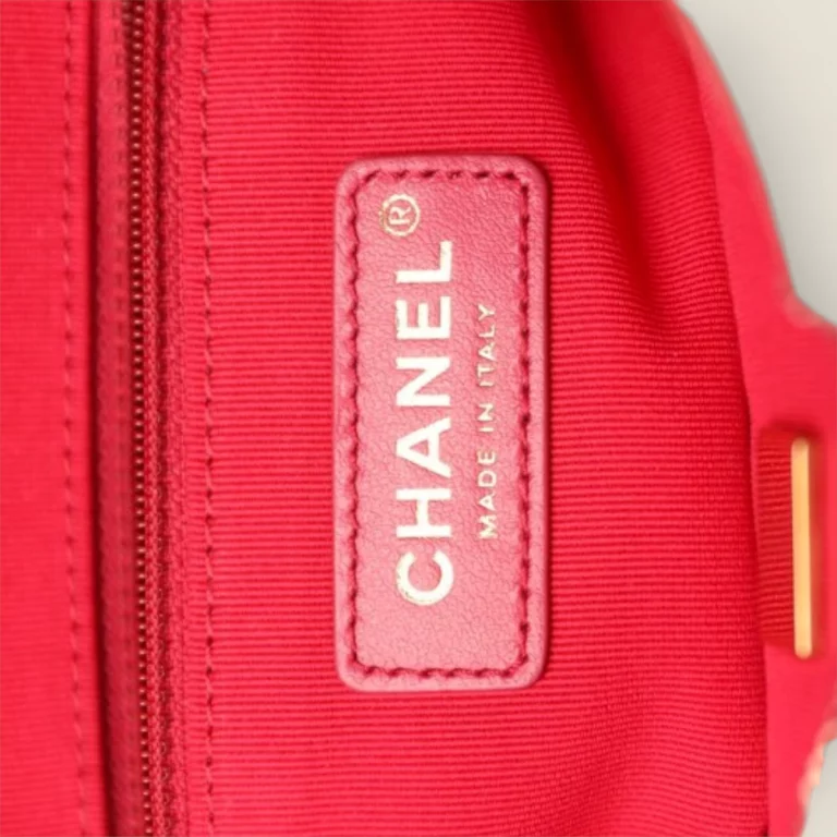 香港精仿Chanel復古雙肩背包22P系列黑金
