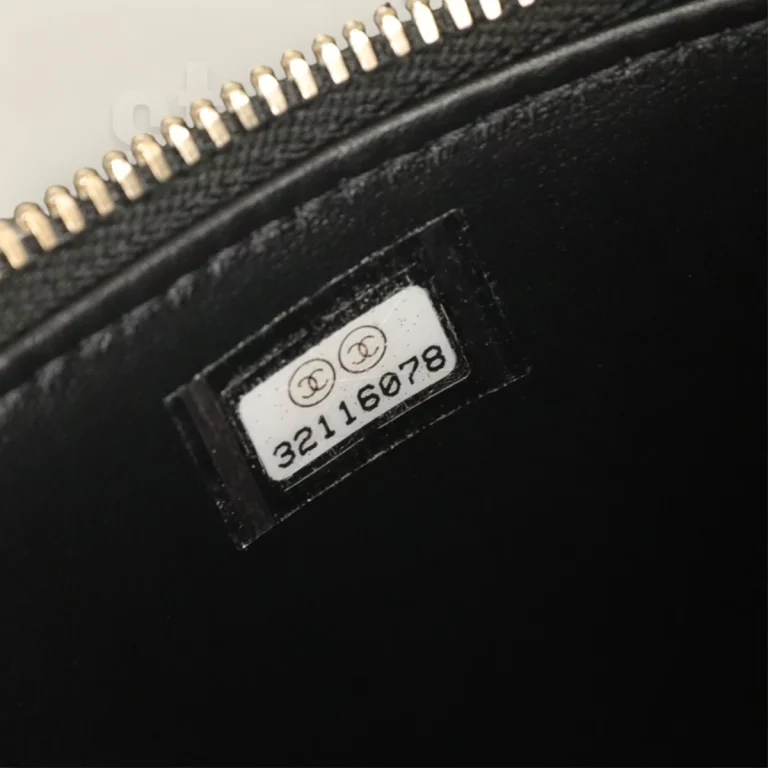 台灣高仿奢侈品Chanel22S黑金化妝包