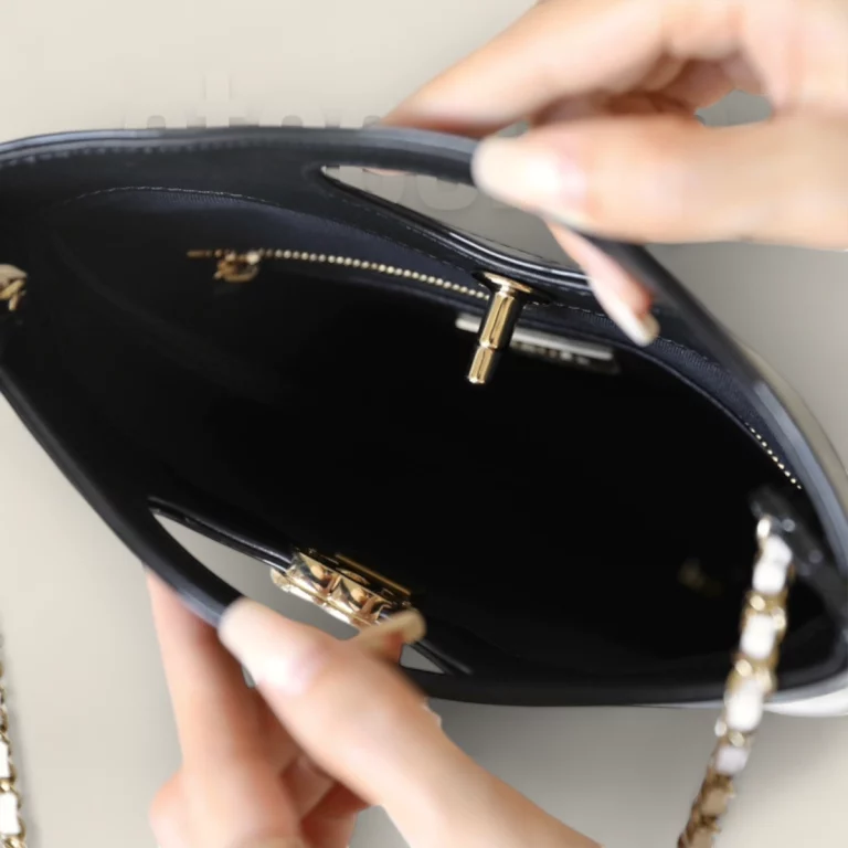 超A級高仿Chanel 23A系列黑白雙拼單肩購物袋精品