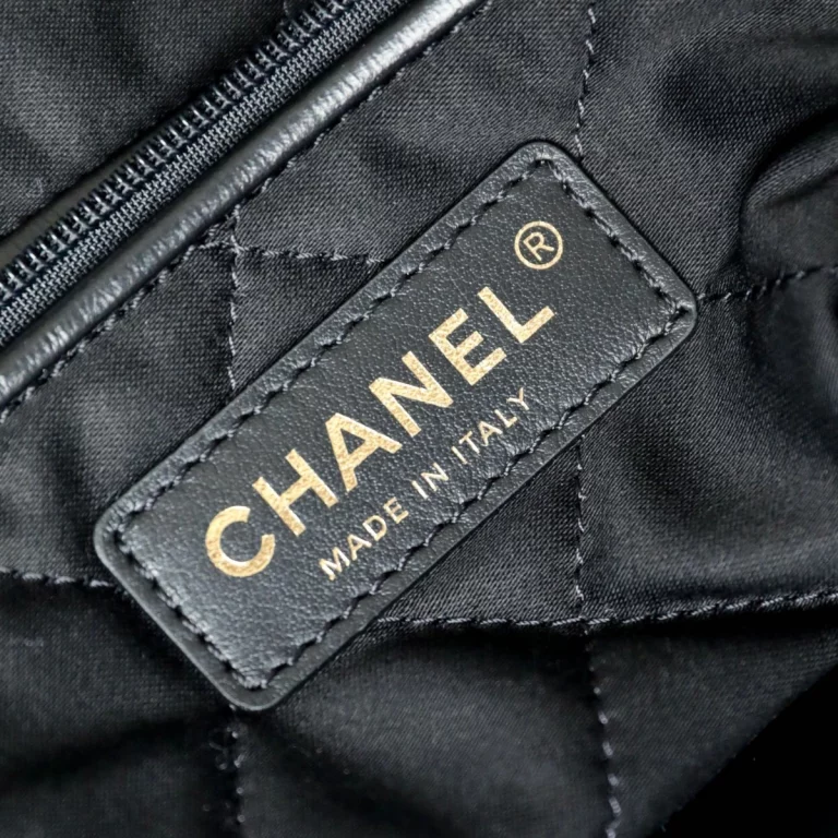 原廠皮Chanel購物袋小號黑金白扣，高仿復刻版完美細節