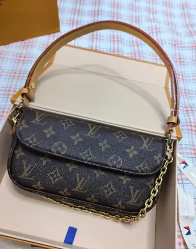 香港原單高仿LV腋下單肩包 老花帆布 - 頂級復刻精品 photo review
