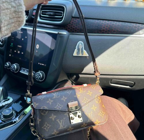 正品級高仿LV郵差包 - Pochette Metis East West系列M46279，經典老花復刻 photo review