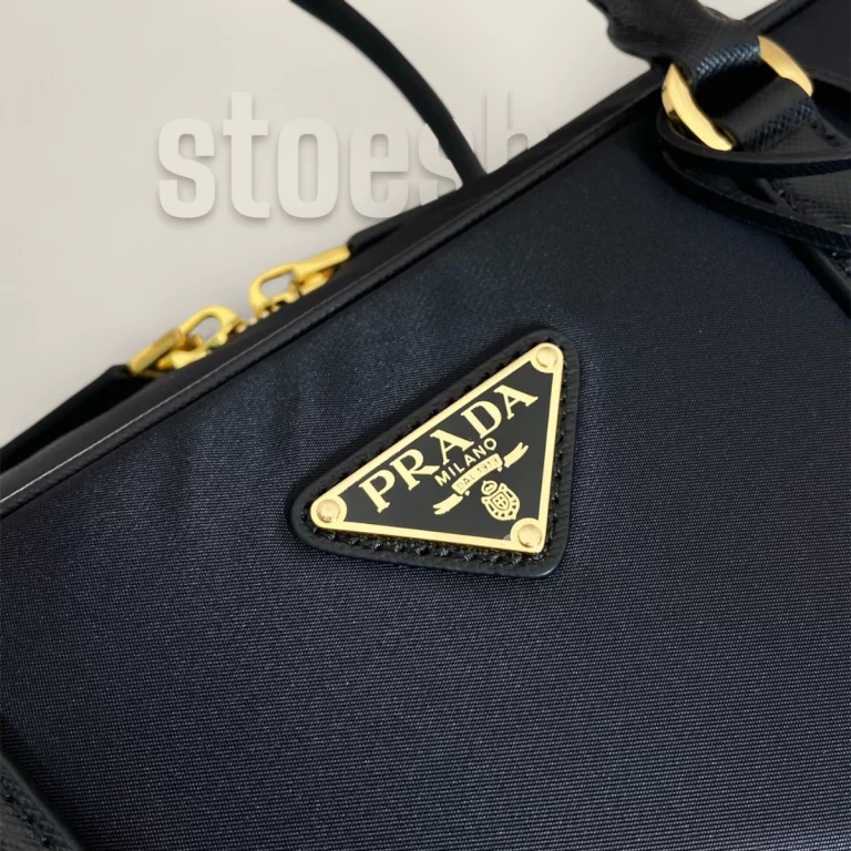 頂級原單高仿普拉達Prada ReEdition系列手提袋 - 大號黑色複刻版 - 1BB114-R064-F0002-V-OOO 19 頂級原單高仿普拉達Prada ReEdition系列手提袋 - 大號黑色複刻版 - 1BB114-R064-F0002-V-OOO