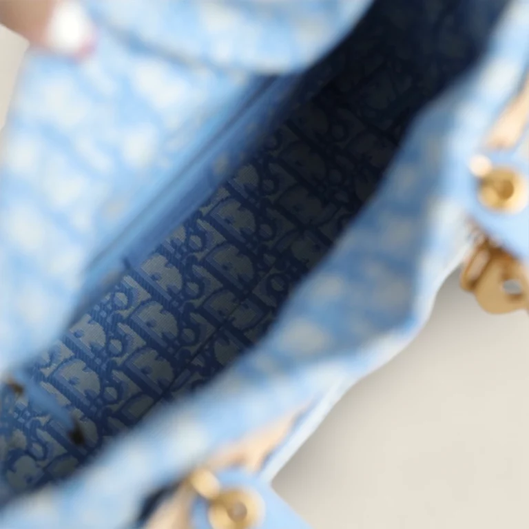 複製品高仿迪奧迪奧 Lady手袋 - 柳條編織矢車菊藍色 M0565CMVO-M917 33 複製品高仿迪奧迪奧 Lady手袋 - 柳條編織矢車菊藍色 M0565CMVO-M917